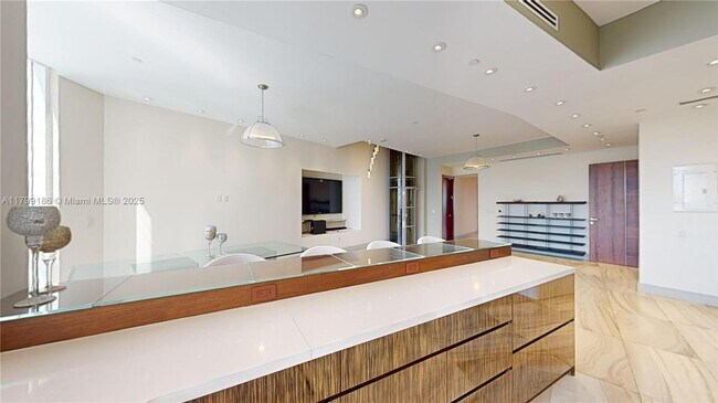 Building Photo - 18201 Collins Ave