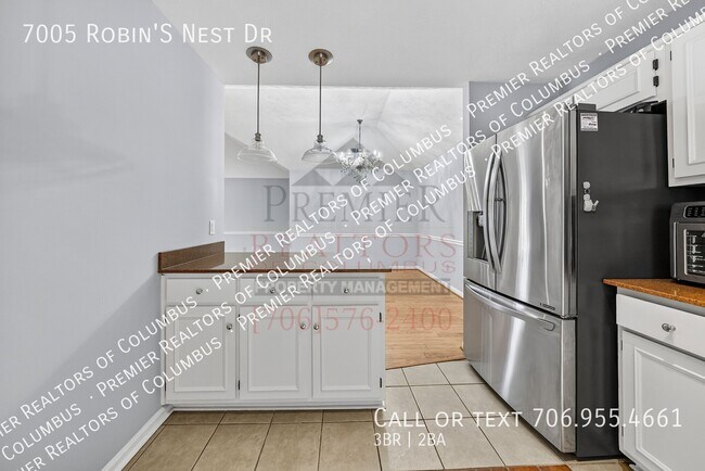 Building Photo - 7005 Robin's Nest Dr