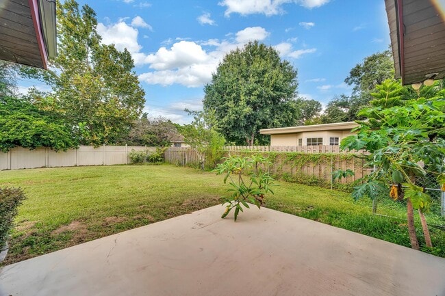 Building Photo - 800 Garland Ave