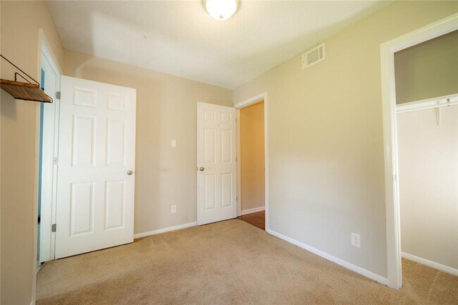 Building Photo - 1850 Panorama Blvd W