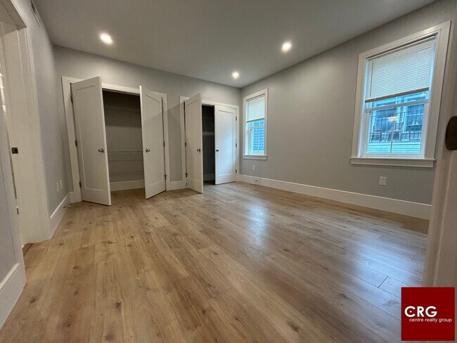 Building Photo - 124 Kenrick St