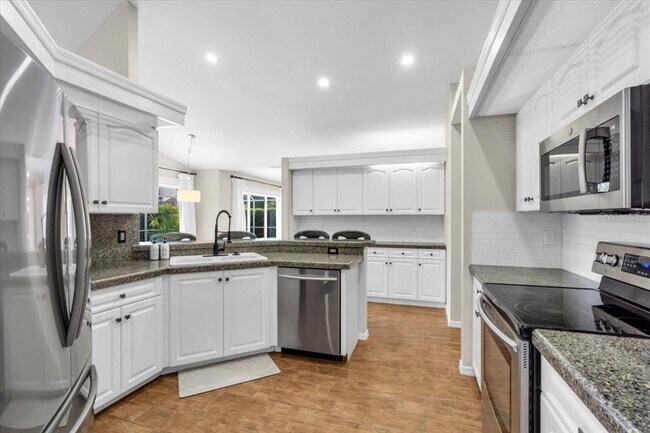 Building Photo - 5828 Sandy Pointe Dr