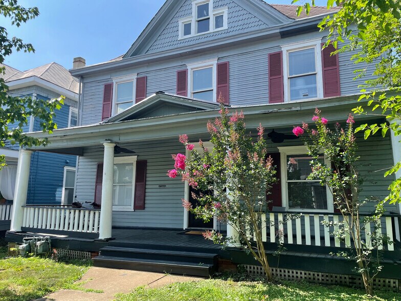 Building Photo - 812 Marshall Ave SW