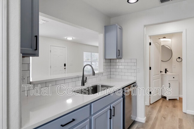 Building Photo - 113 Carina Cir