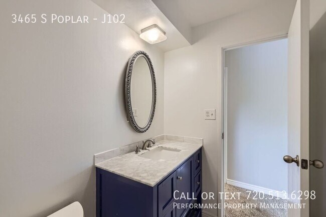 Building Photo - 3465 S Poplar St