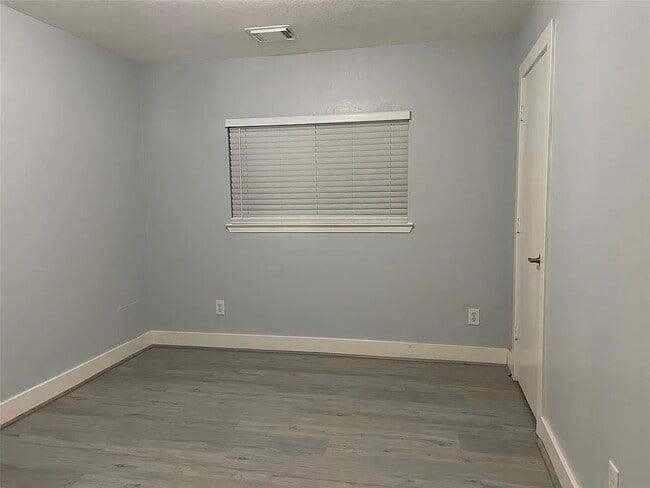 Building Photo - 6310 Hall Pond Ct