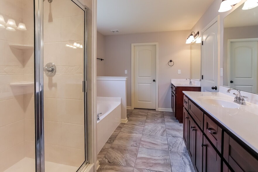 Building Photo - 2665 Cherry Tree Dr