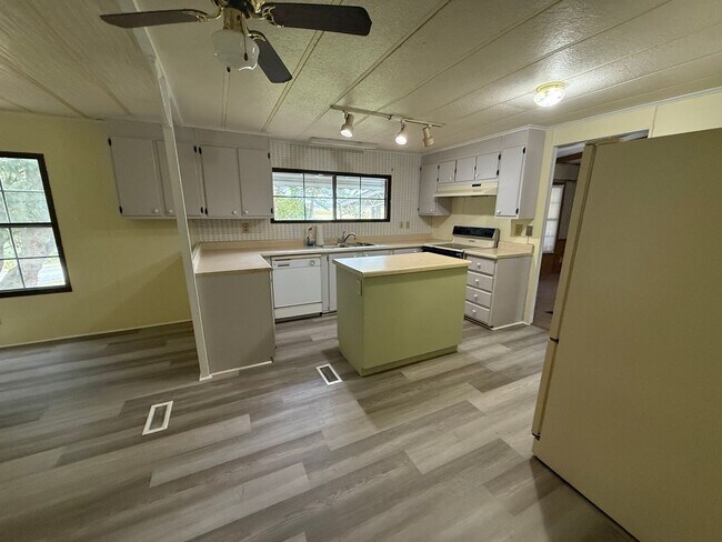 Building Photo - 631 Benton Pond Rd