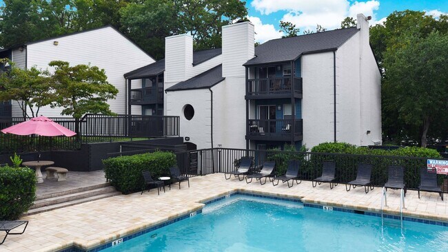 Building Photo - 101 Brixworth Ln