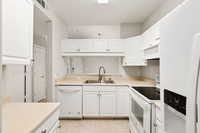 Building Photo - Charleston Place #2291