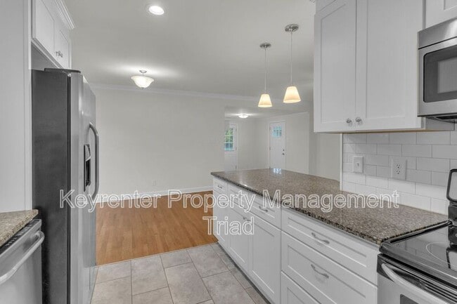 Building Photo - 1501 Quail Dr