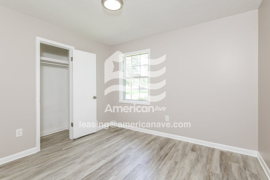 Building Photo - 1185 N Old Canton Rd