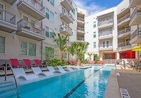 Building Photo - 2024 E 7th St