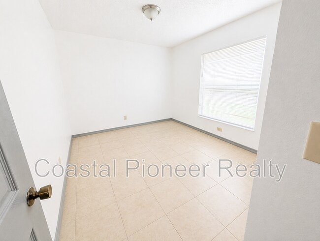 Building Photo - 1331 Coolridge Dr