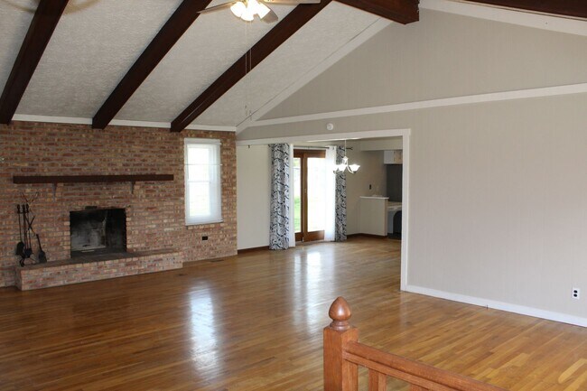 Building Photo - 3 BR Ranch on a Great Country Setting!