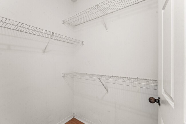 Building Photo - 10336 Fox Trail Rd S