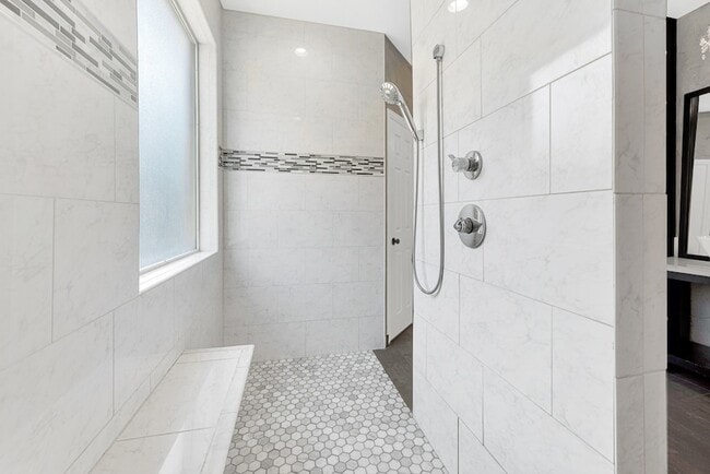 Building Photo - 1413 Westmont Dr