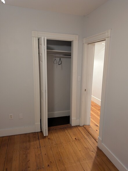 Building Photo - 184 Otis St