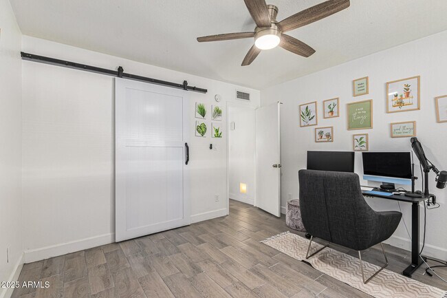 Building Photo - 2934 N 22nd Pl