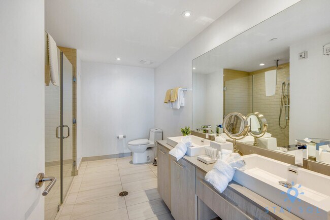Building Photo - 4010 S Ocean Dr