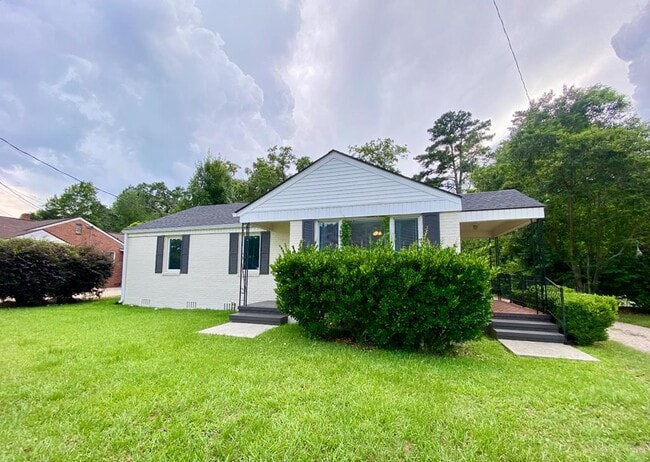 Primary Photo - 1521 E Pinetree Blvd