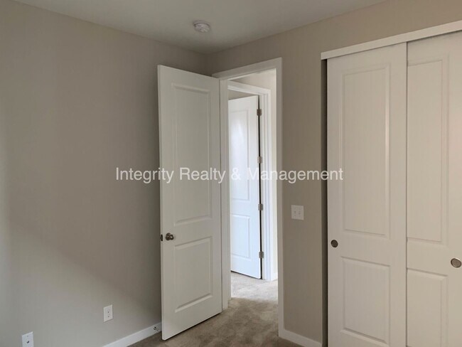 Building Photo - 3598 Cerf Wy