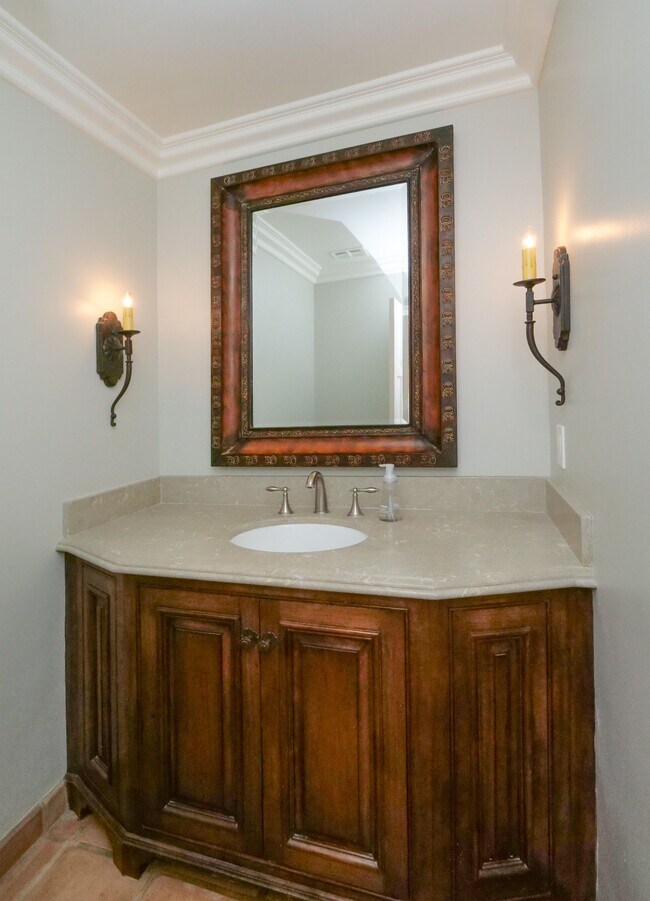 Building Photo - 1804 Paseo Del Mar