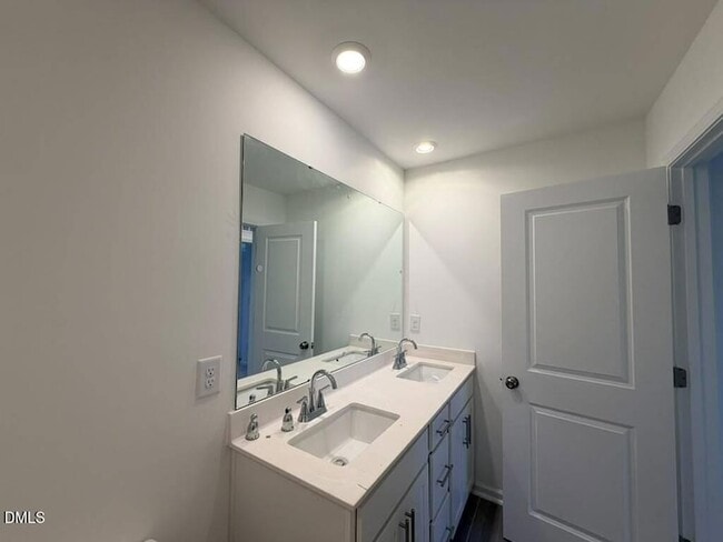 Building Photo - 228 Deercroft Dr