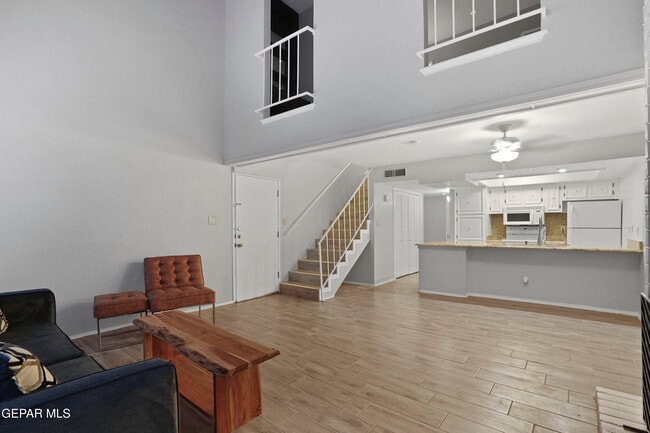 Building Photo - 6201 Escondido Dr