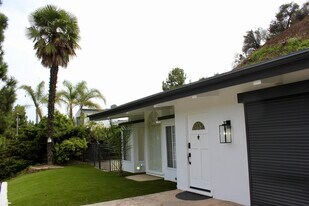 Building Photo - 1265 Bienveneda Ave