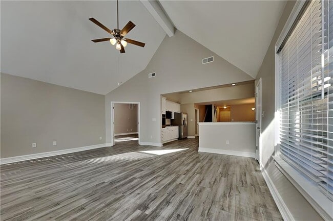 Building Photo - 805 River Valley Dr