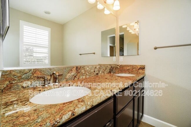 Building Photo - 1553 Bonanza Ln