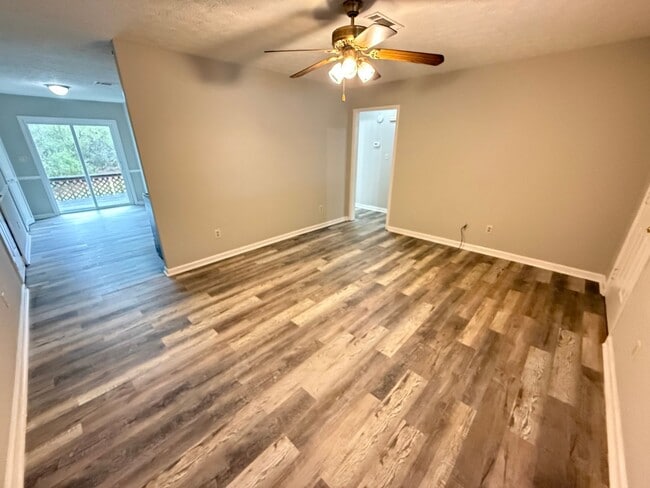 Building Photo - Yao 141 A&amp;B Welcome Hill Trail