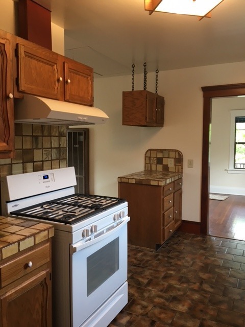 Building Photo - Charming home in great location with private studio unit