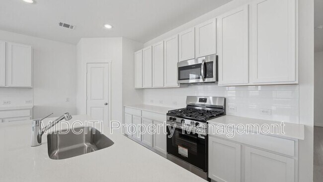 Building Photo - 1304 Apron Trl