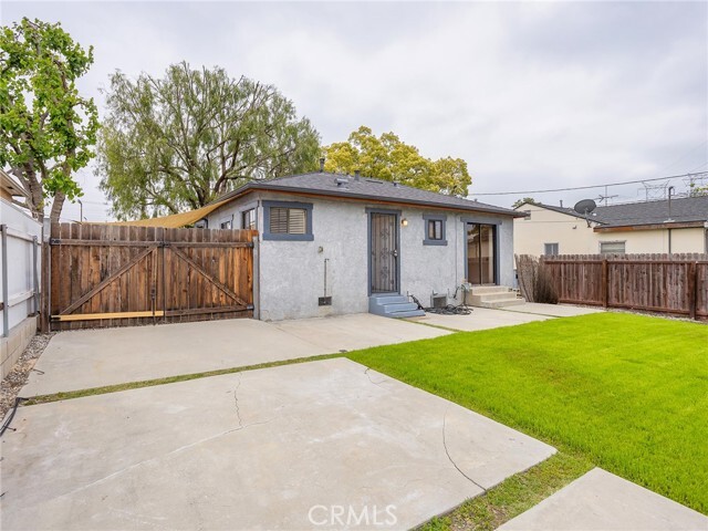 Building Photo - 927 N Screenland Dr