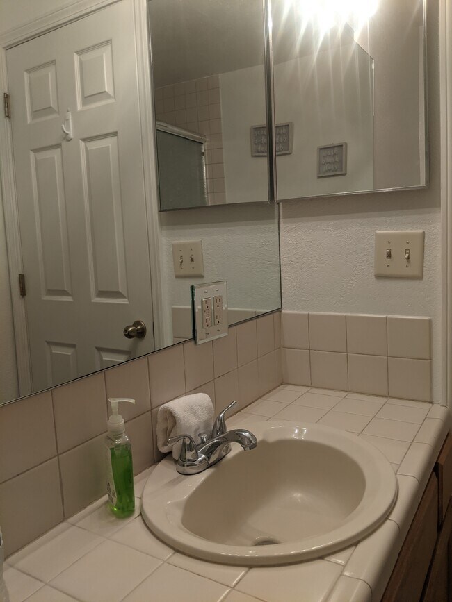 Building Photo - 1254 Escalera Pl