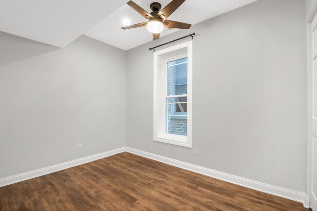 Building Photo - 2311 S Whipple St