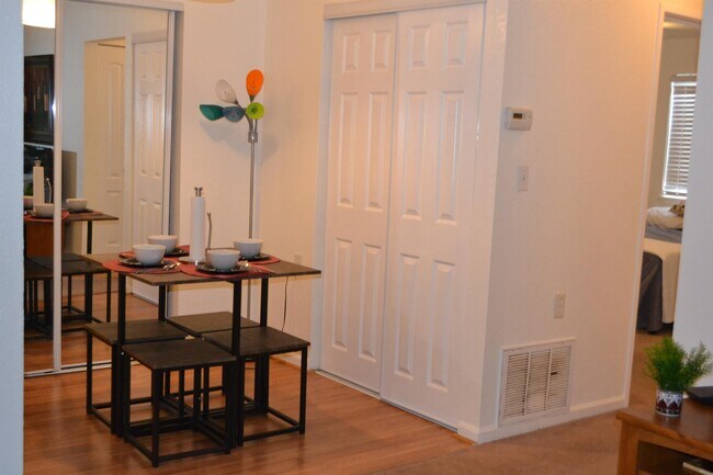 Building Photo - 317 Mabry St