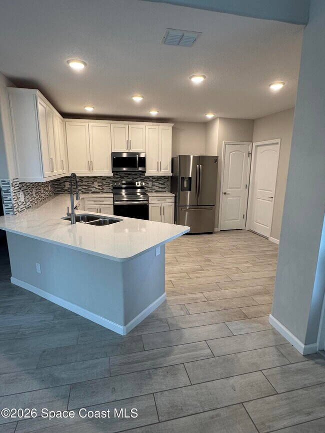 Building Photo - 49 Montecito Dr
