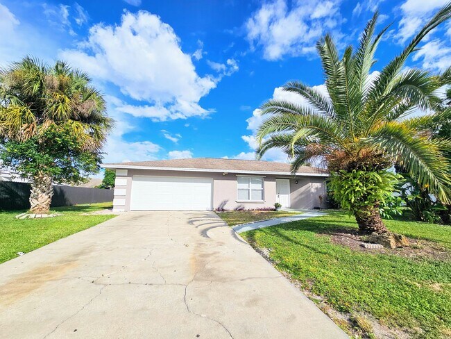 Building Photo - Beautifully Maintained 3-Bedroom Home with...