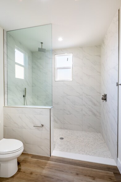 Building Photo - 13680 Mark Dr