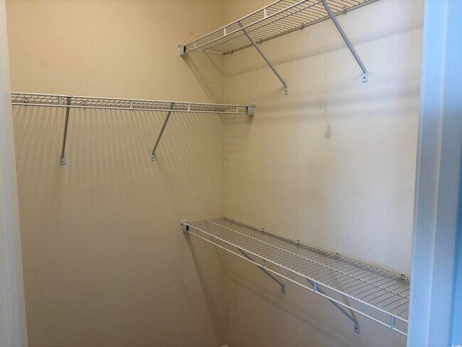 Building Photo - 292 Clearwater Dr