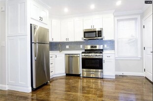Building Photo - 17 Kenneson Rd