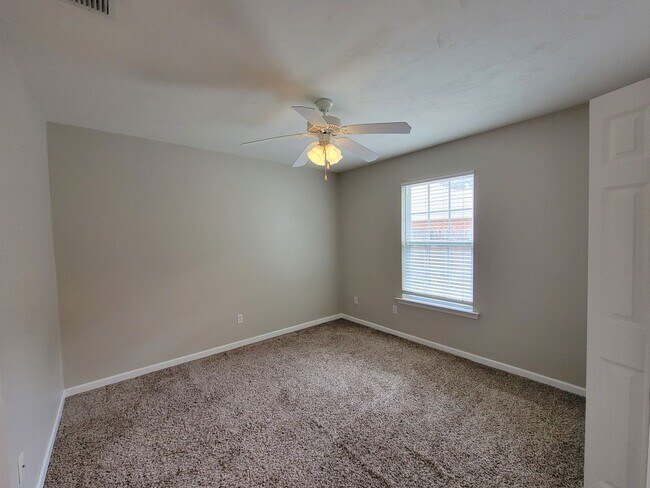 Building Photo - 3 bedroom house for rent in NE Tallahassee...