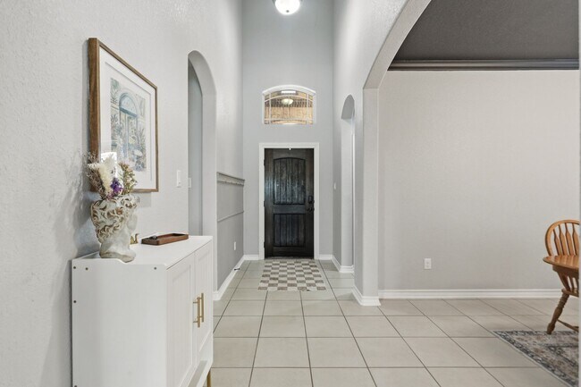 Building Photo - 8822 Kallison Arbor