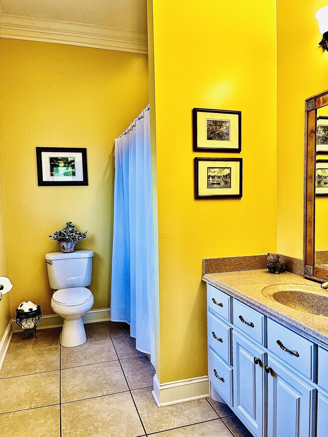 #3 Guest Bath - 112 McGraph Cv