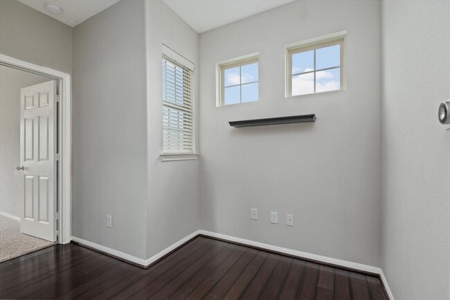 Building Photo - 7036 W 43rd St