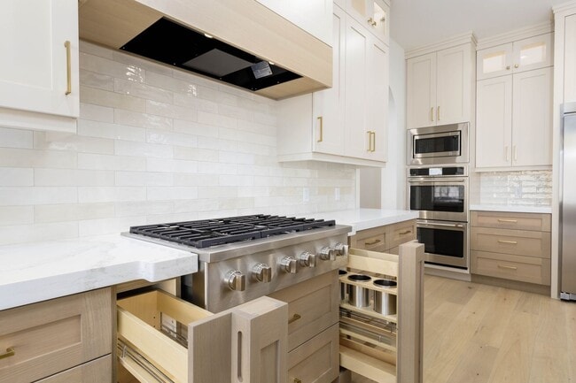 Building Photo - Beautiful single story with 4 bedrooms close to Crimson High School