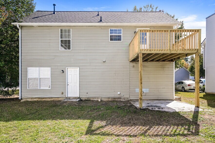 Building Photo - 7105 E Village Ct